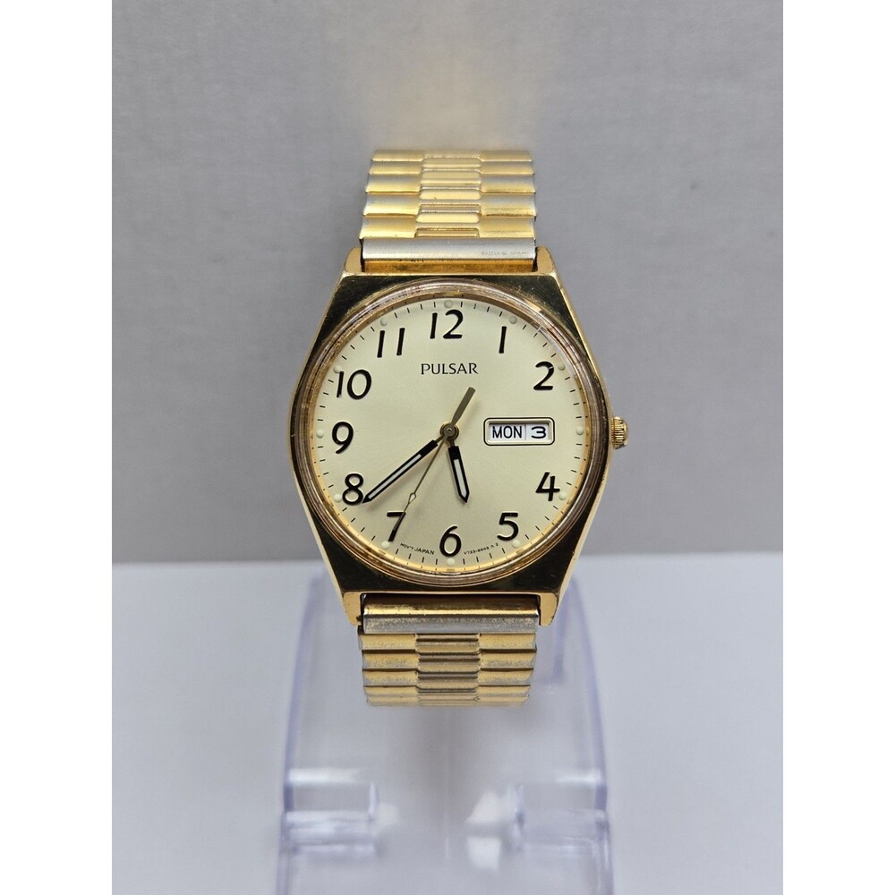 Vintage Pulsar Mens Gold Tone Day Date Luminous Quartz Stretch Watch New Battery